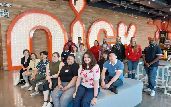 Students outside of the Nickelodeon Animation Studio